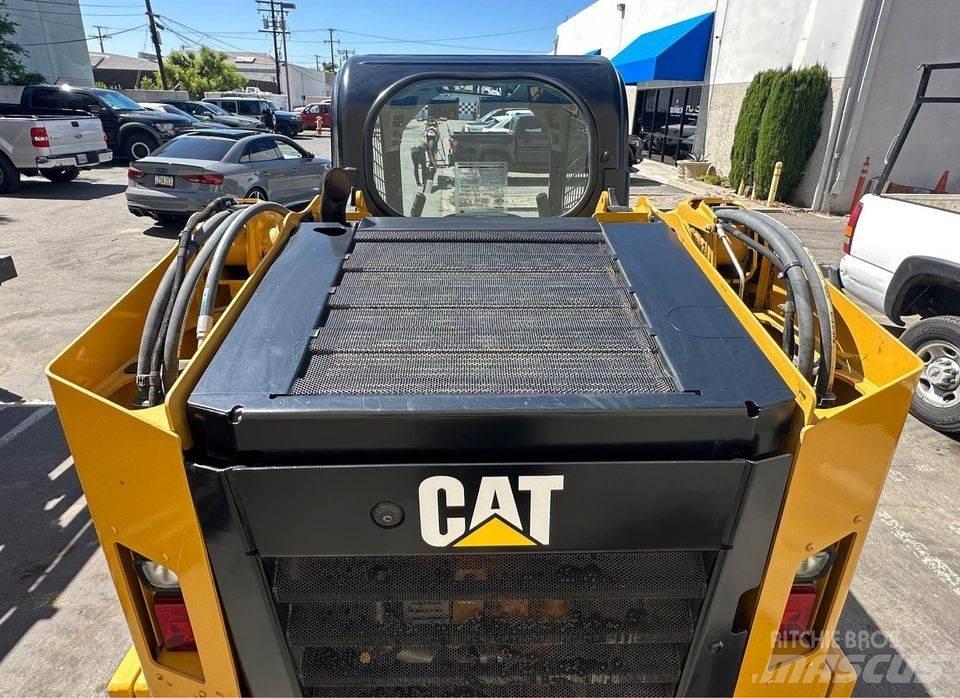 CAT 246 D  스키드로더