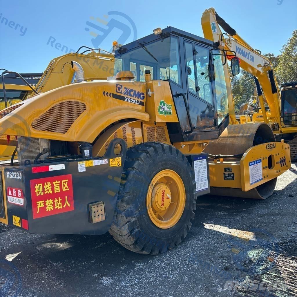 XCMG XS 223 J 싱글 드럼 롤러