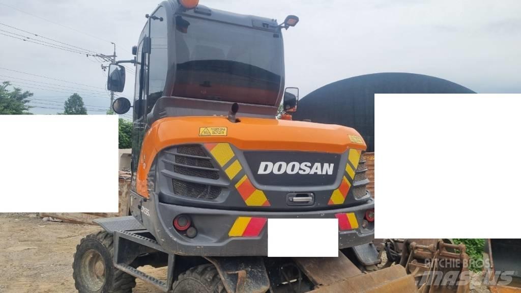 Doosan DX55W-5  휠 굴삭기