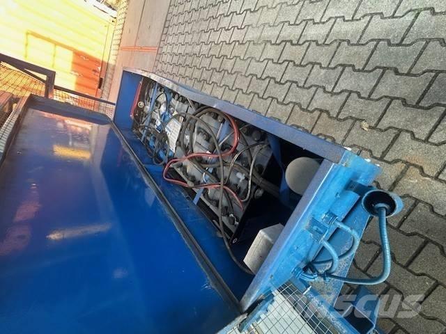 Holland Lift A151EV 가위형 리프트