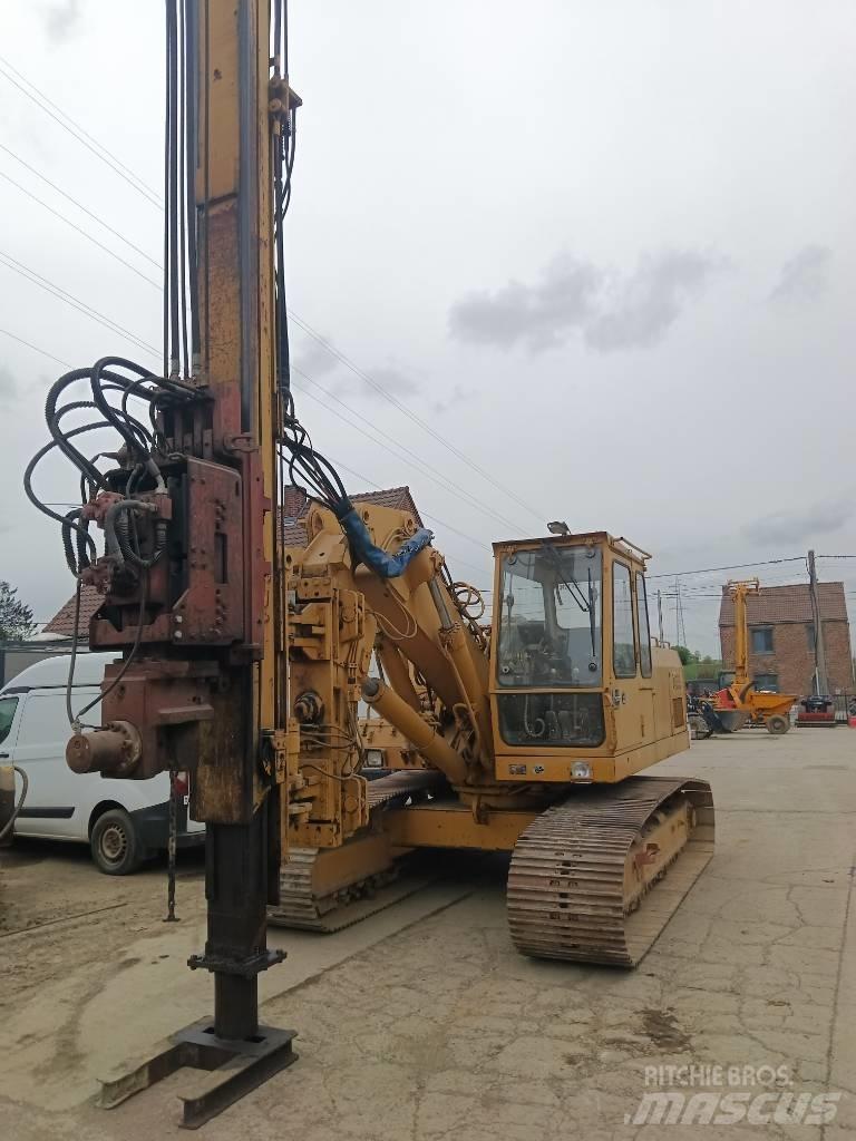 Liebherr R 922 L 대형 굴삭기 29톤 이상