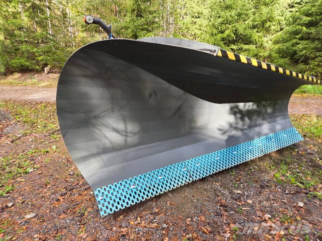 Snowek AA 320 제설 블레이드 및 제설기