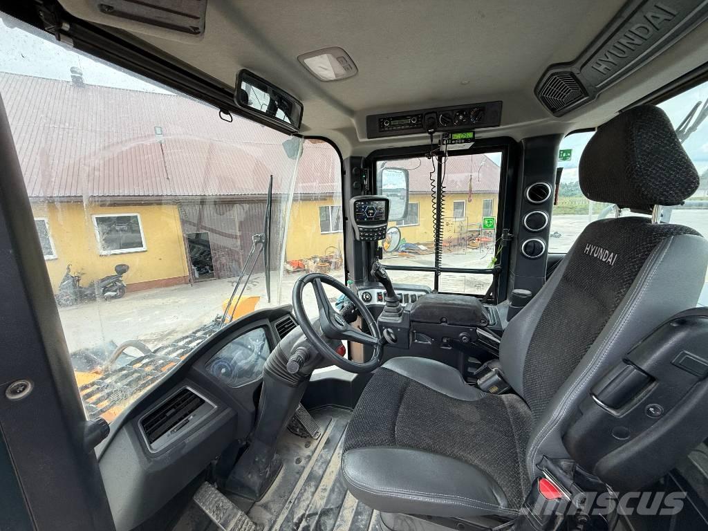 Hyundai HL 960  휠로우더