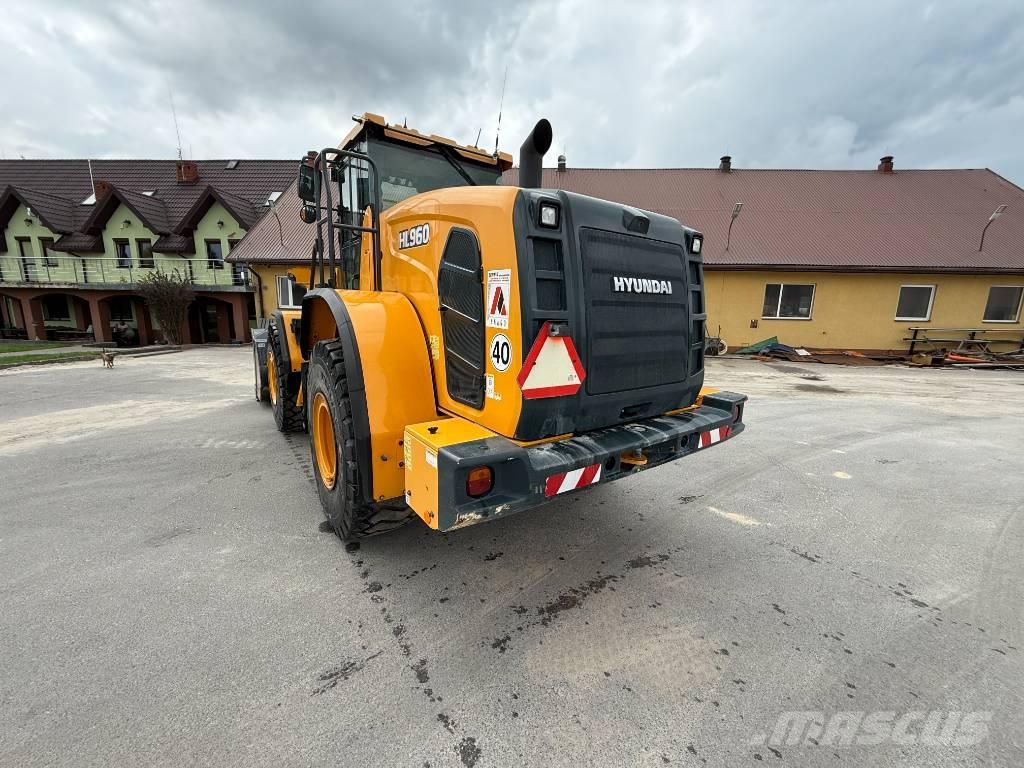Hyundai HL 960  휠로우더