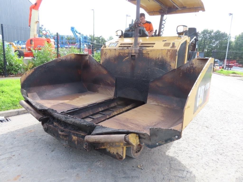 CAT AP 300 아스팔트 포장장비
