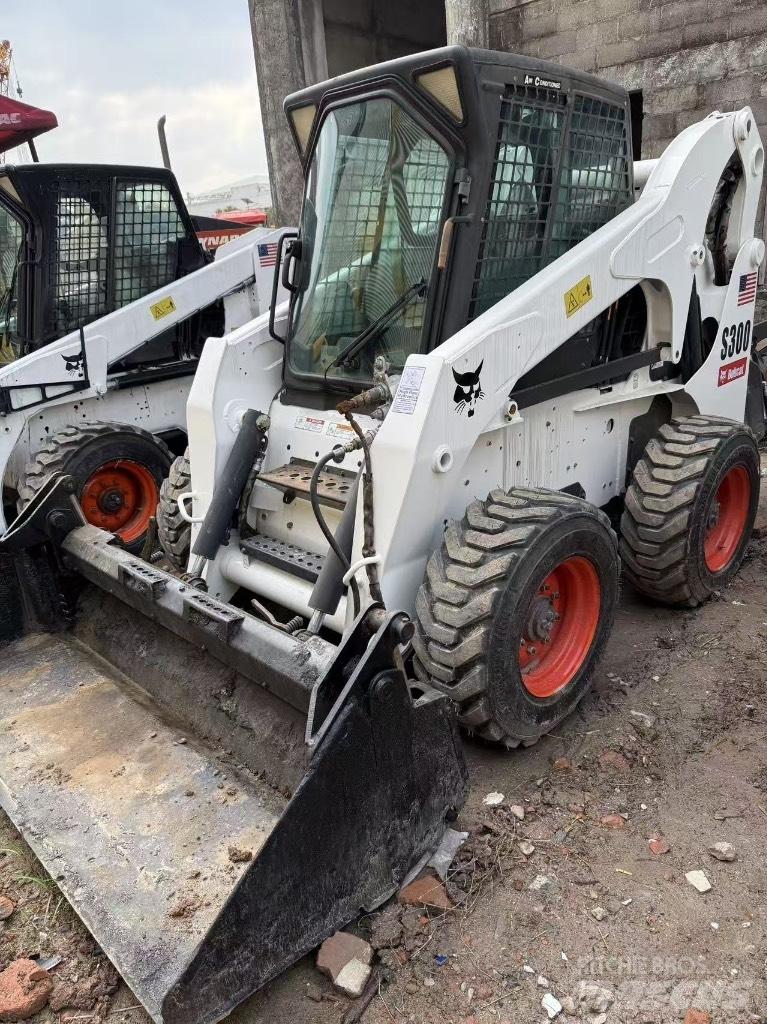 Bobcat S 300  스키드로더