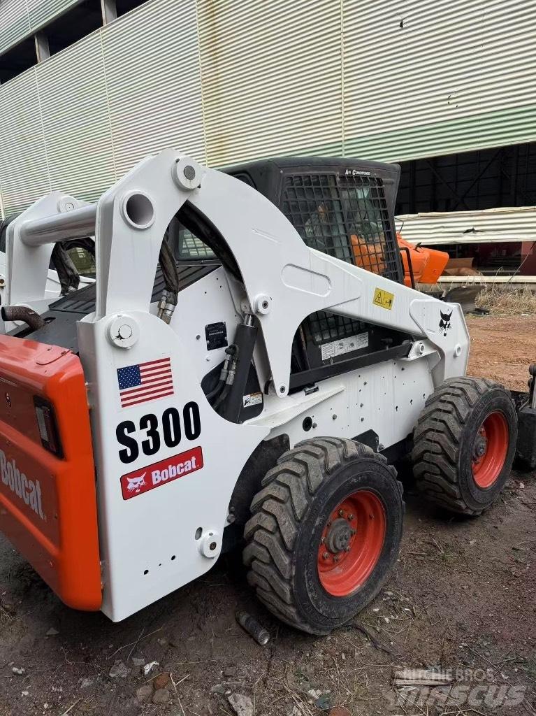 Bobcat S 300  스키드로더
