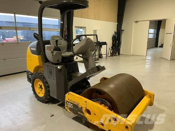 Volvo SD 25 싱글 드럼 롤러