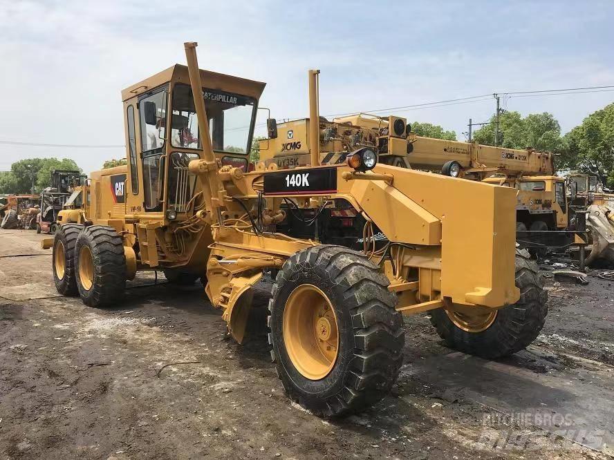 CAT 140 그레이더