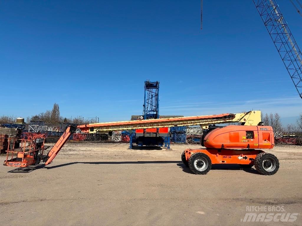 JLG 860 SJ 견인식 전동이동 리프트
