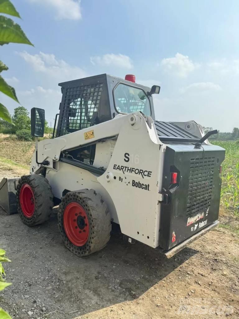 Bobcat S16  스키드로더