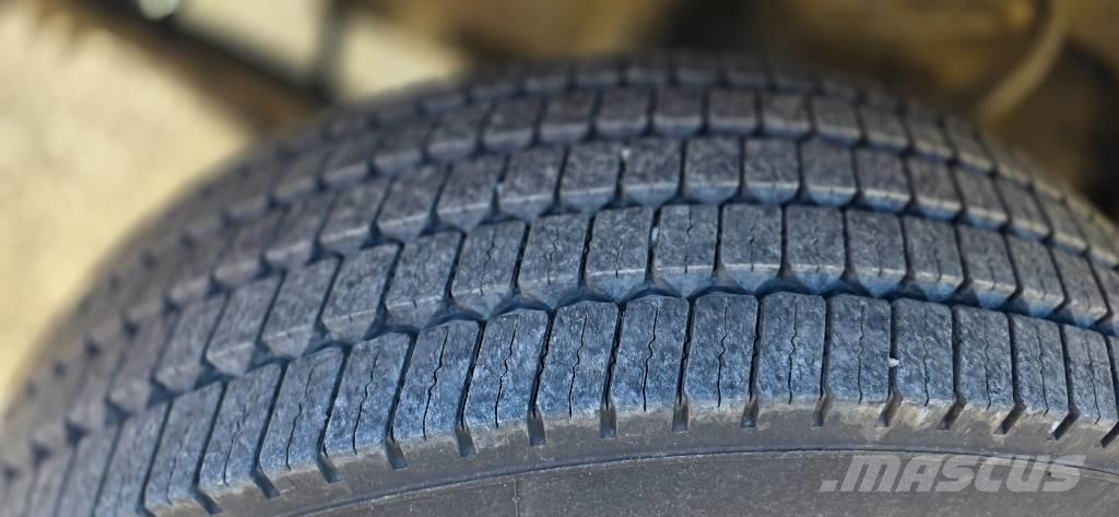 Sisu SM 300 산림 기계 운반 트럭