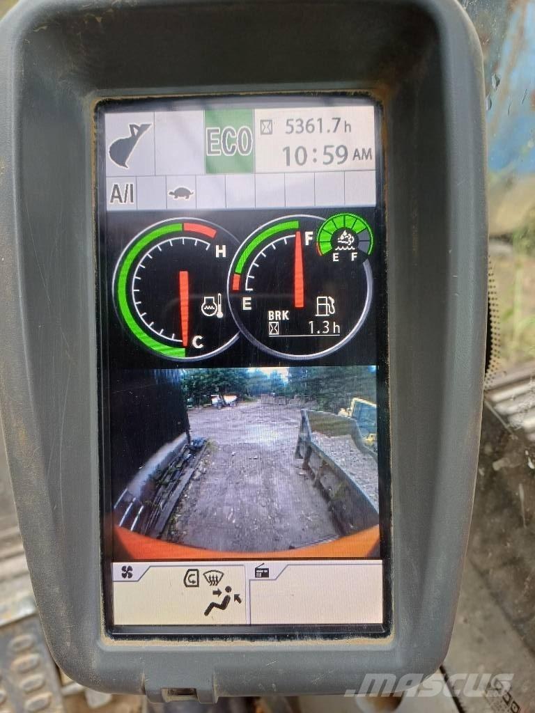 Hitachi ZX 135 US-6 대형 굴삭기 29톤 이상