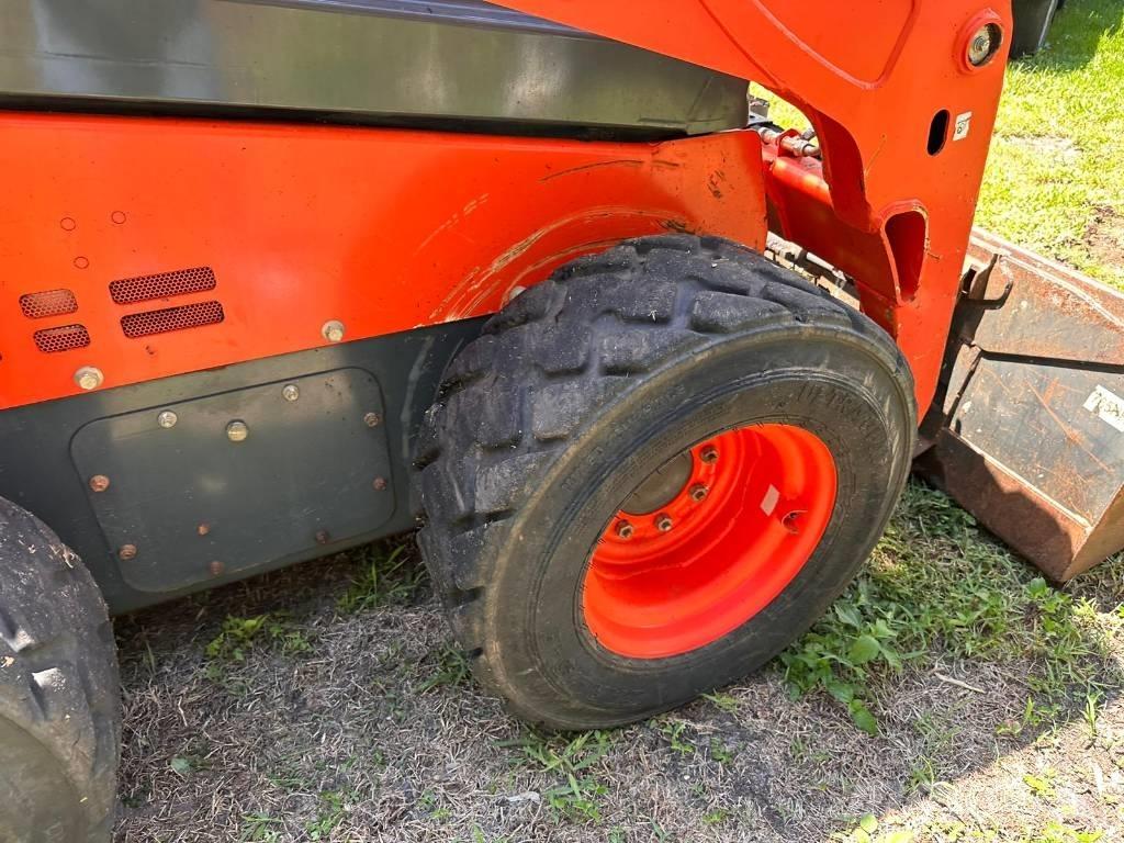 Kubota SSV 75  스키드로더