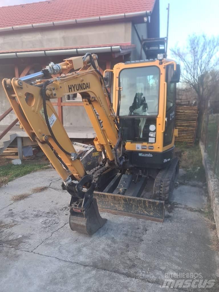 Hyundai R25Z-9 AK 소형 굴삭기 7톤 미만