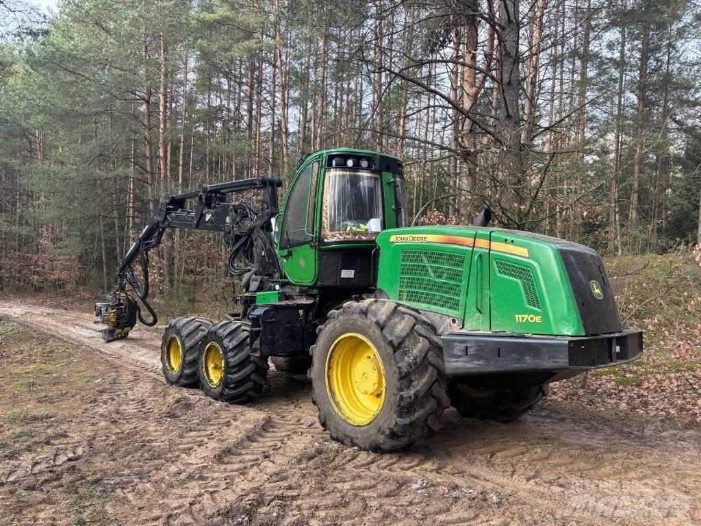John Deere 1170 E 원목 하베스터