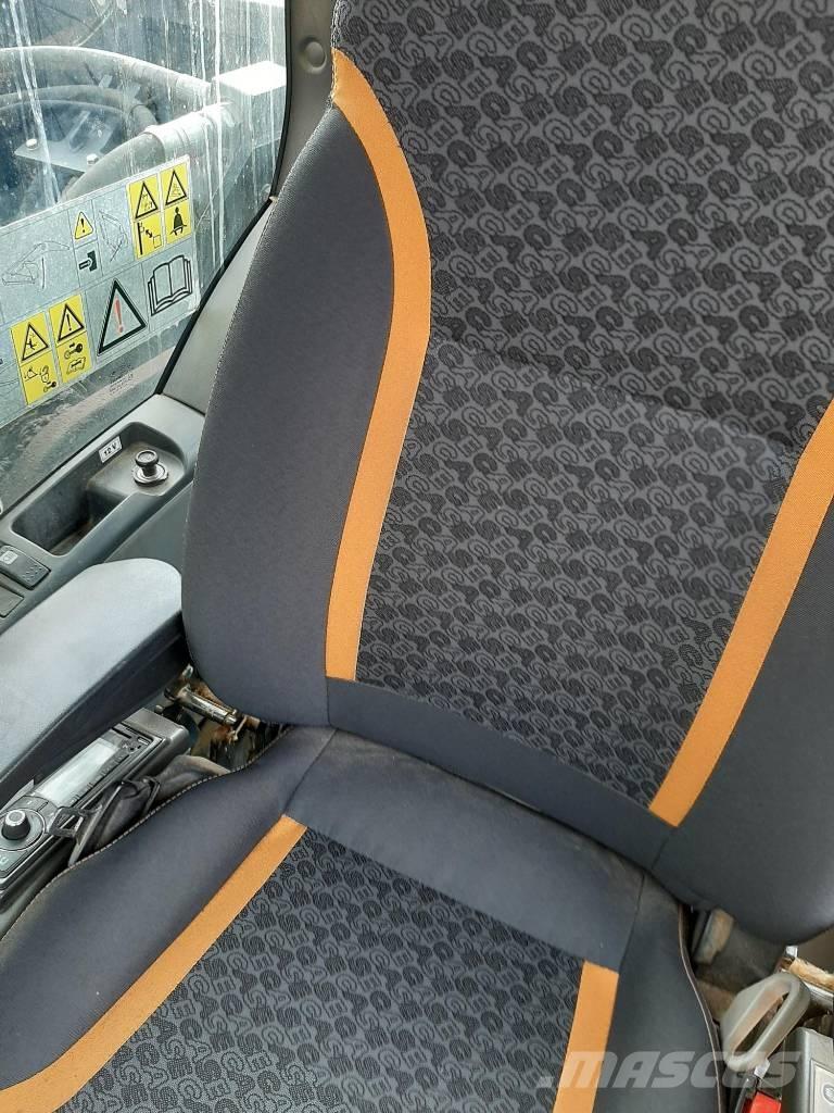 CASE CX 300 D 자재 장비 - 기타