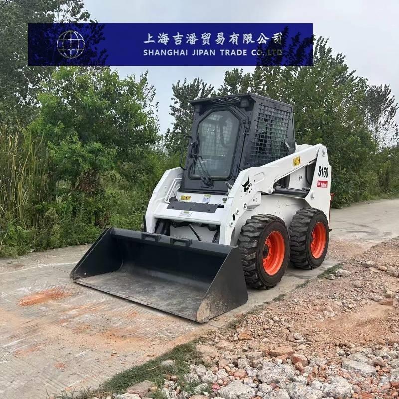 Bobcat s 160  스키드로더