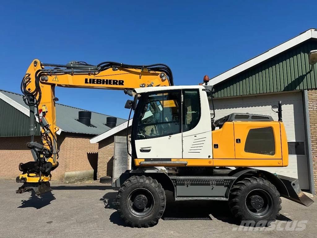 Liebherr A916  휠 굴삭기