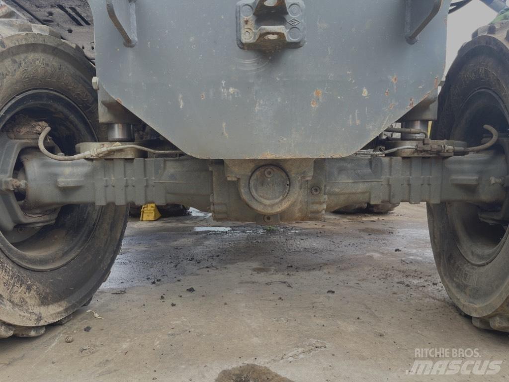 Liebherr A 910 Comp 차축