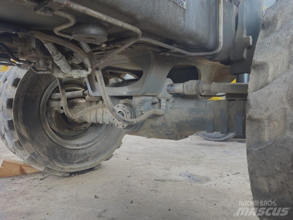 Liebherr A 910 Comp 차축