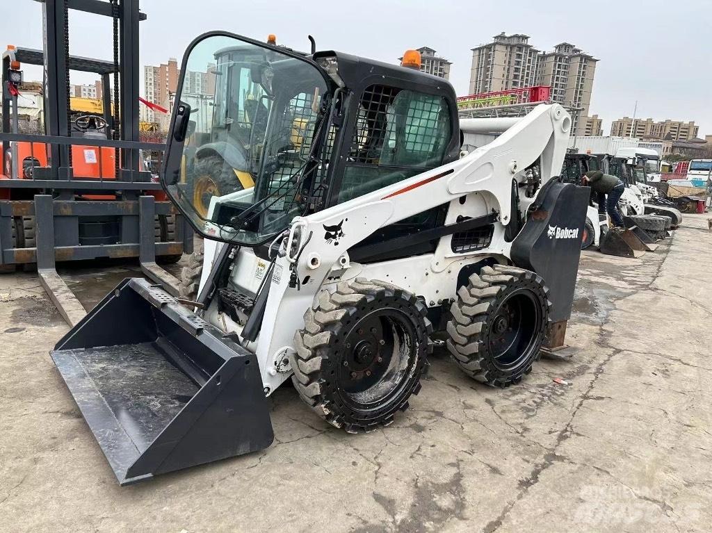 Bobcat S 750  스키드로더