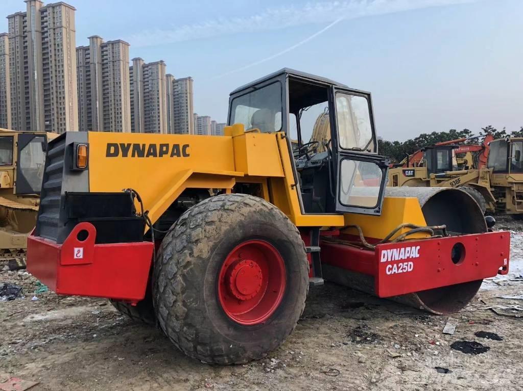 Dynapac CA 25 D 싱글 드럼 롤러