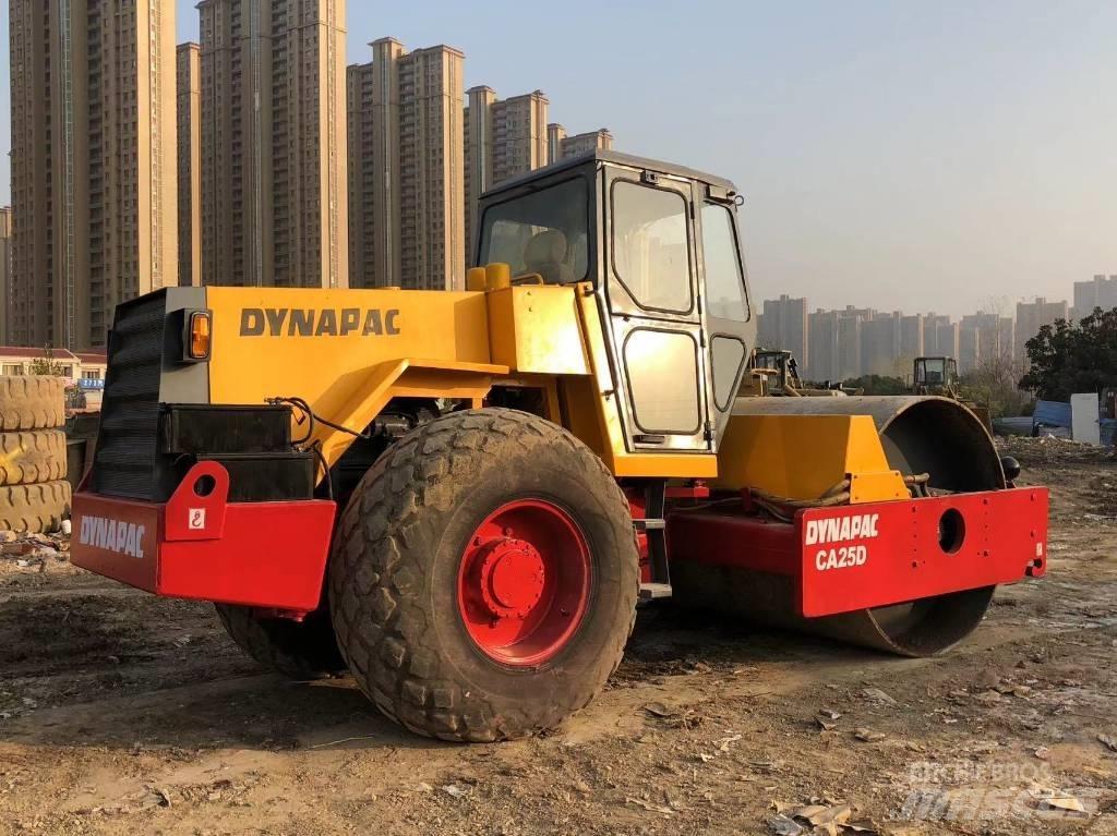 Dynapac CA 25 D 싱글 드럼 롤러