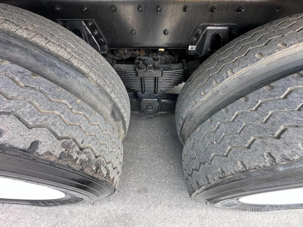 Sterling L 8500 콤비/진공 트럭
