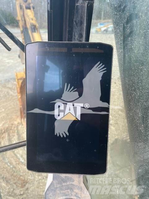 CAT 320 대형 굴삭기 29톤 이상