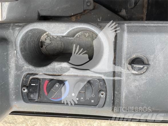 CAT D5K2 LGP 크롤러 도저