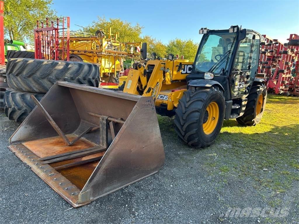 JCB 541-70 AGRIPRO 견인식 전동이동 리프트