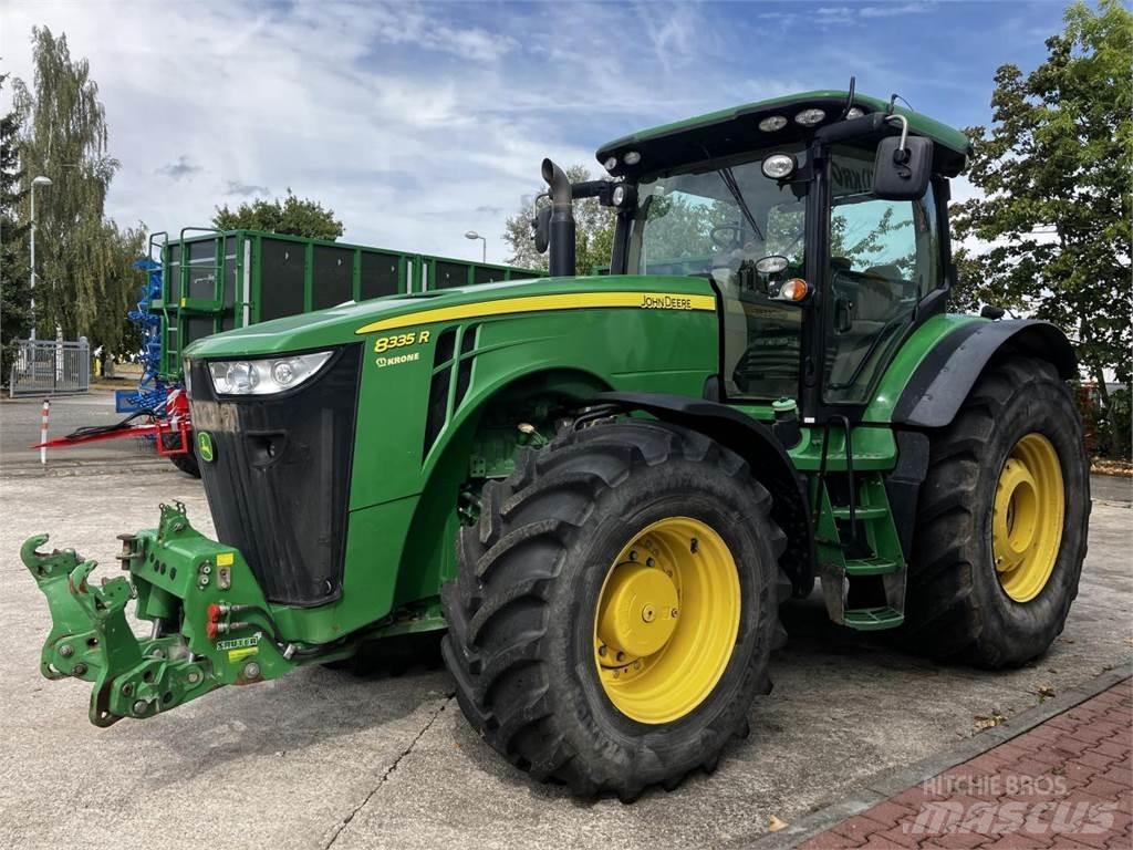 John Deere 8335R 트랙터