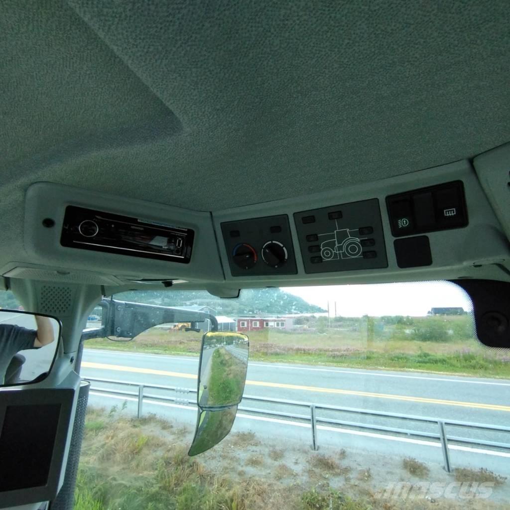 CLAAS Axion 830 트랙터