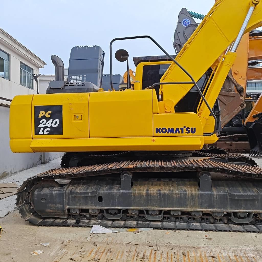 Komatsu PC 240 LC-8 대형 굴삭기 29톤 이상