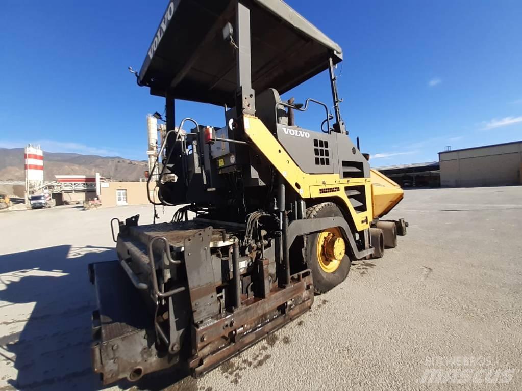 Volvo ABG 6870 아스팔트 포장장비