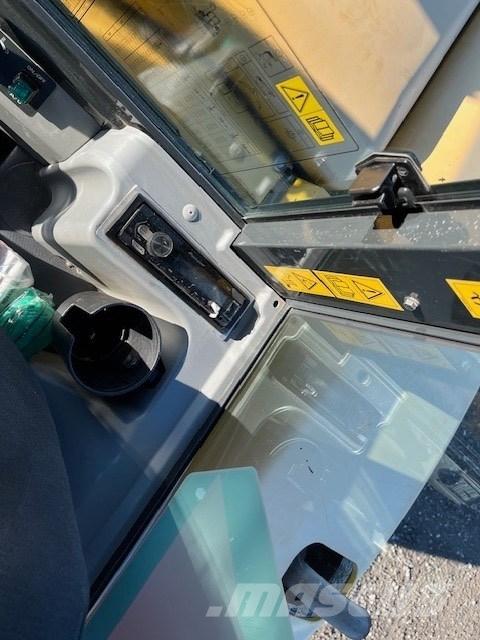 Komatsu PC 80 MR 중형굴삭기 7톤-28톤