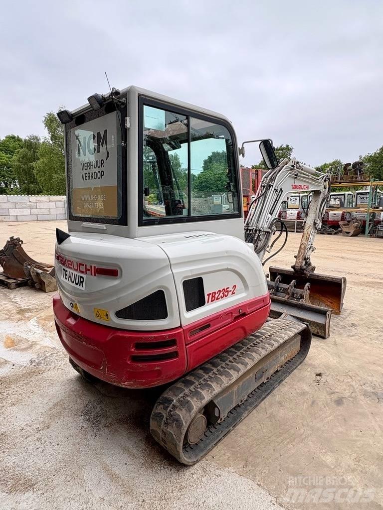 Takeuchi TB 235 소형 굴삭기 7톤 미만