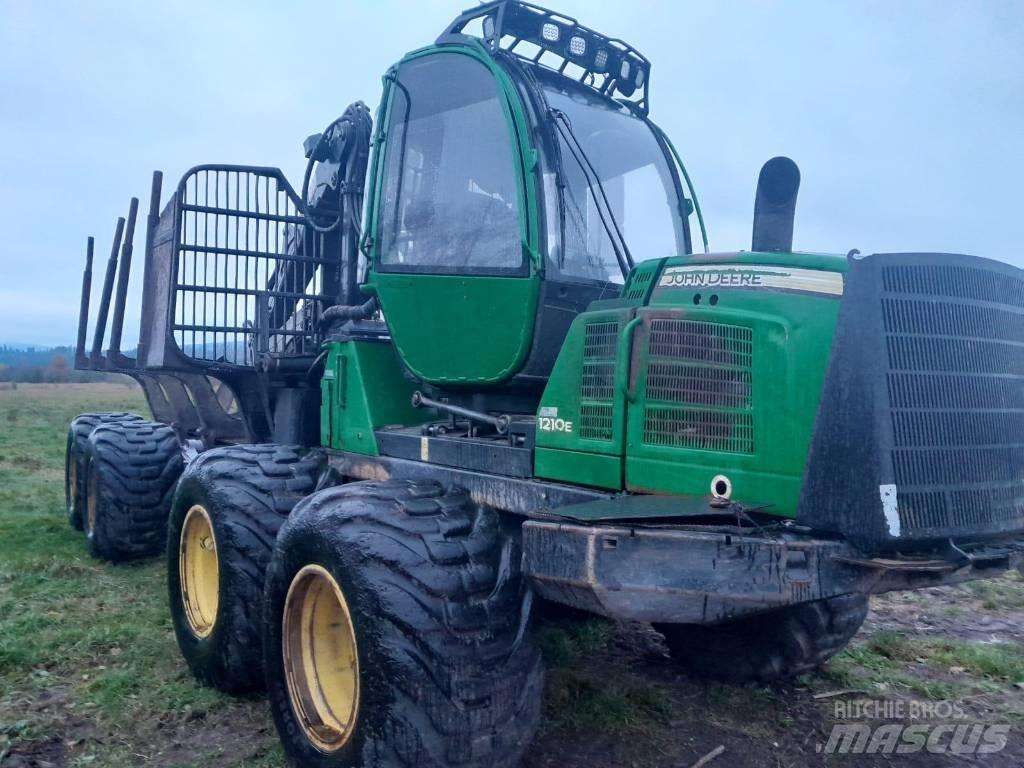 John Deere 1210 E 원목 포워더