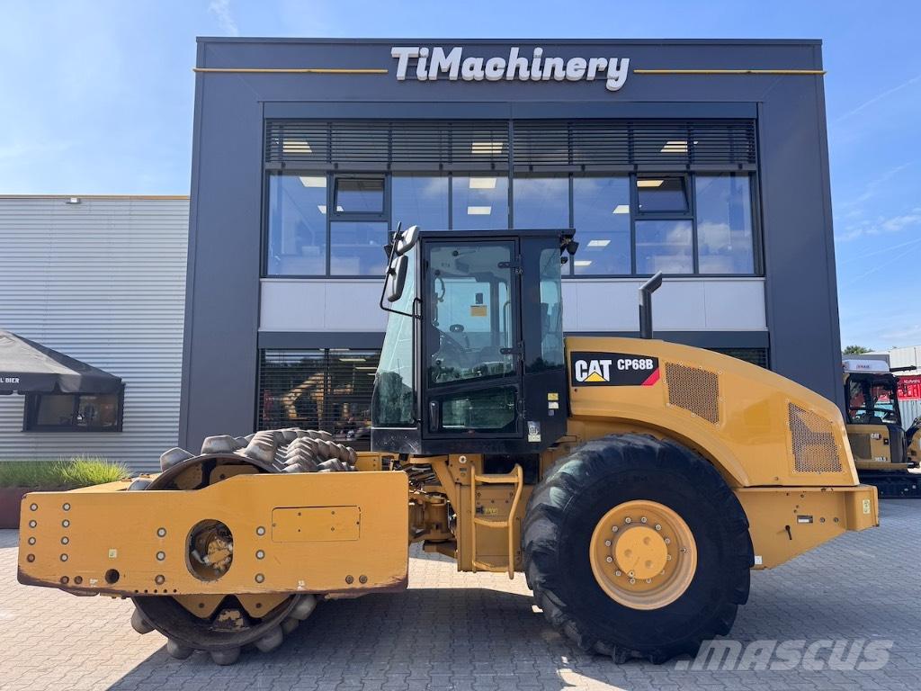 CAT CP 68 B 토양 다짐기