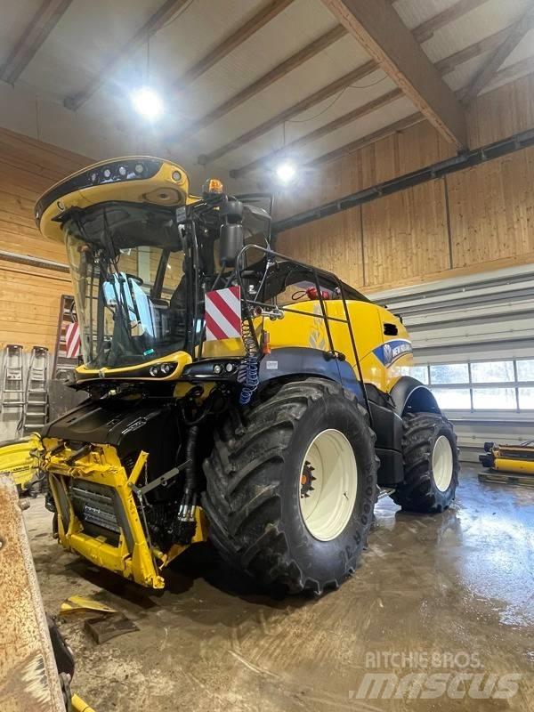 New Holland FR 650 자동 초지기계