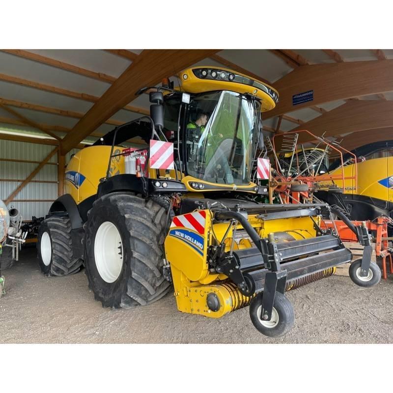 New Holland FR 650 자동 초지기계