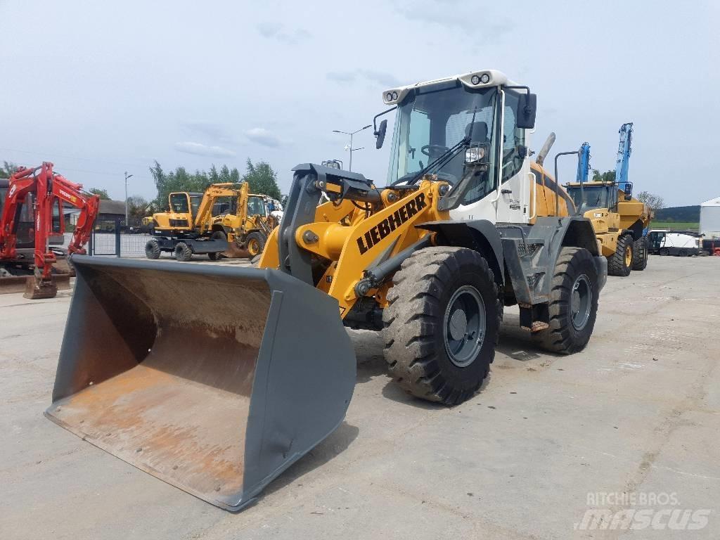 Liebherr L 524  휠로우더