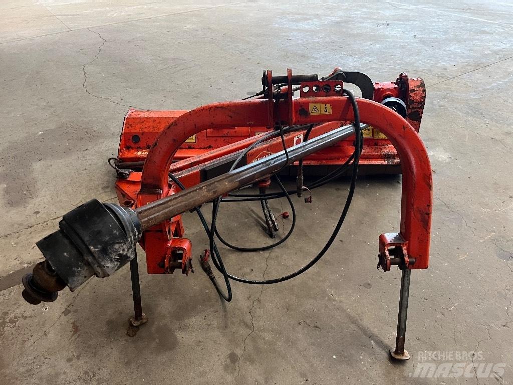 Kuhn TB 211 목장 제초기 및 토퍼
