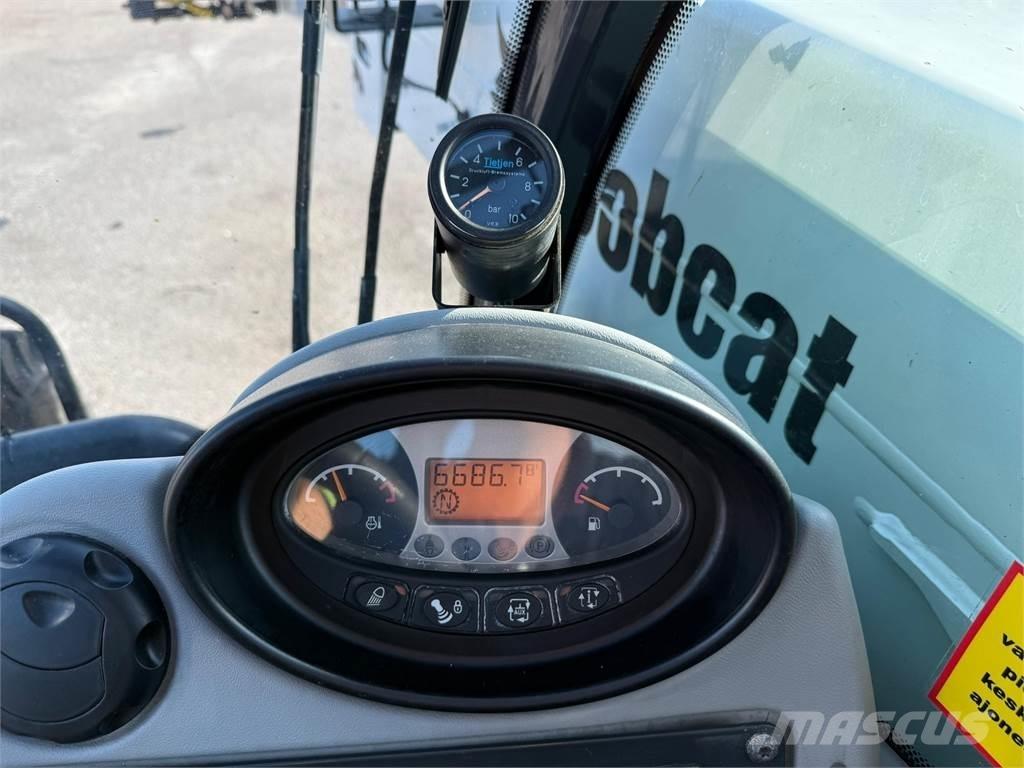 Bobcat TL470 Agri 텔러 핸들러