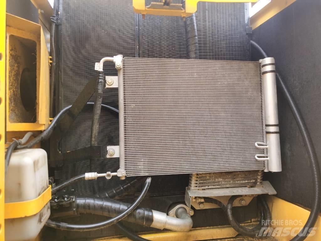 Komatsu PC 200-8 대형 굴삭기 29톤 이상