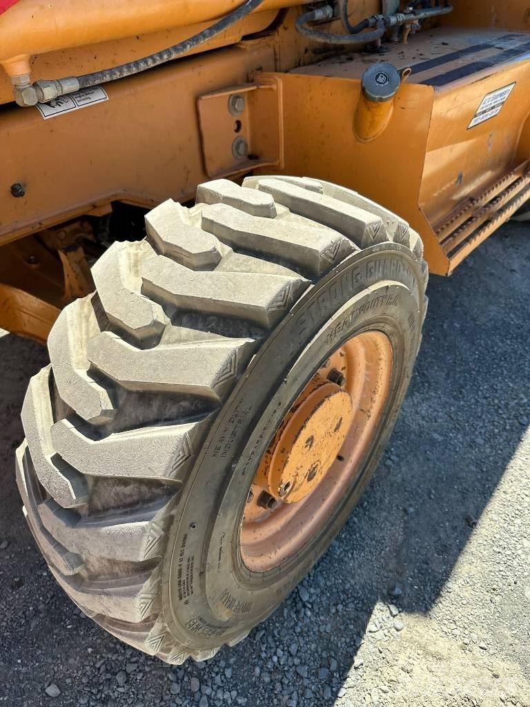 CASE 570 M XT  휠로우더