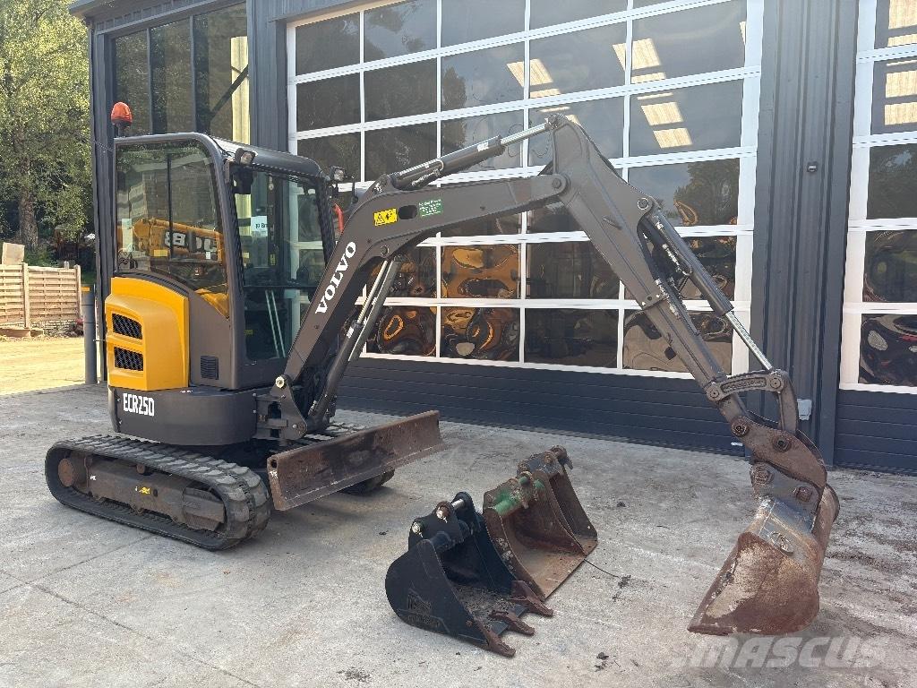 Volvo ECR 25 D 소형 굴삭기 7톤 미만