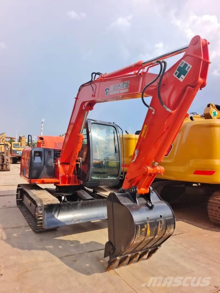 Hitachi ZX 70 중형굴삭기 7톤-28톤