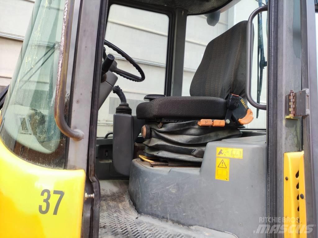 Volvo L 30 B  휠로우더